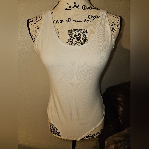 Sunro Collection Womans White Tank Bodysuit Size L - Picture 1 of 10